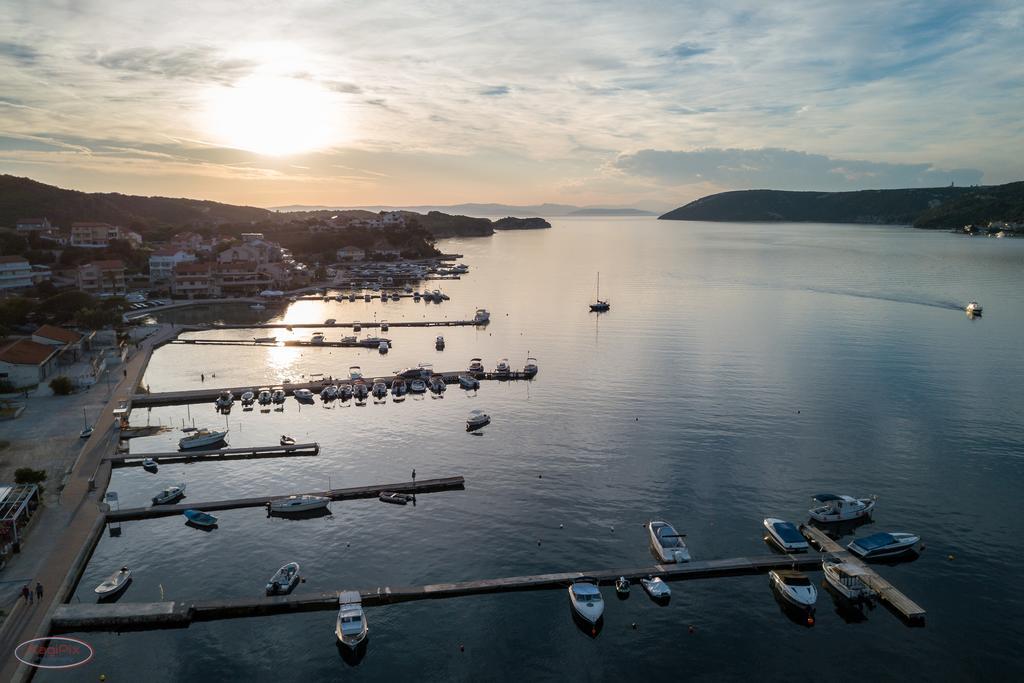 Appartamento Tomulic Jasna I Miljenko Supetarska Draga Esterno foto